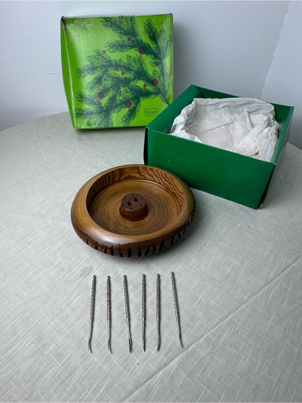 Vintage Handcrafted Ellwood Rusticware Souvenir Wood Nut Bowl (8")